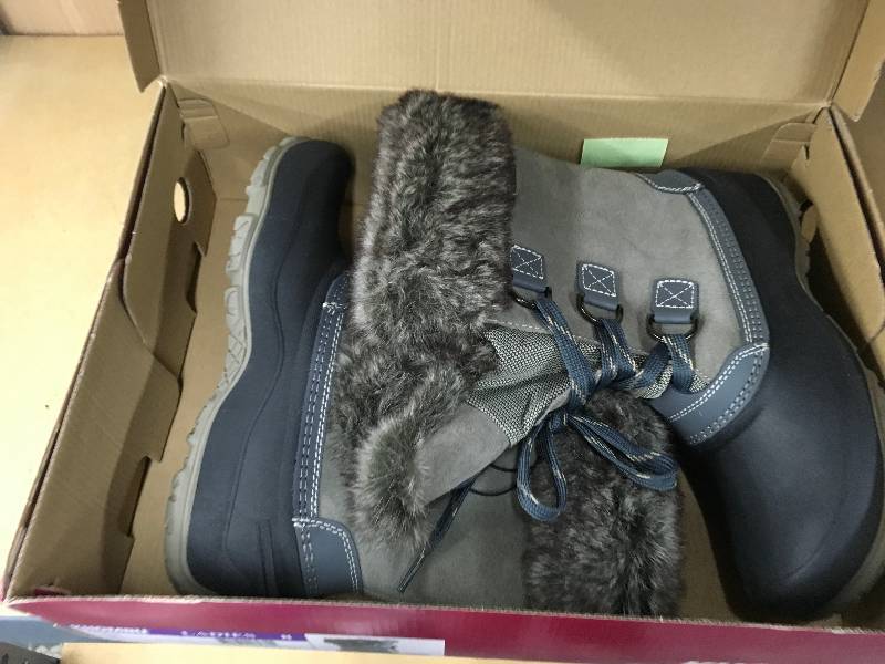 Khombu Ladies Short Boot, Retail $29.99