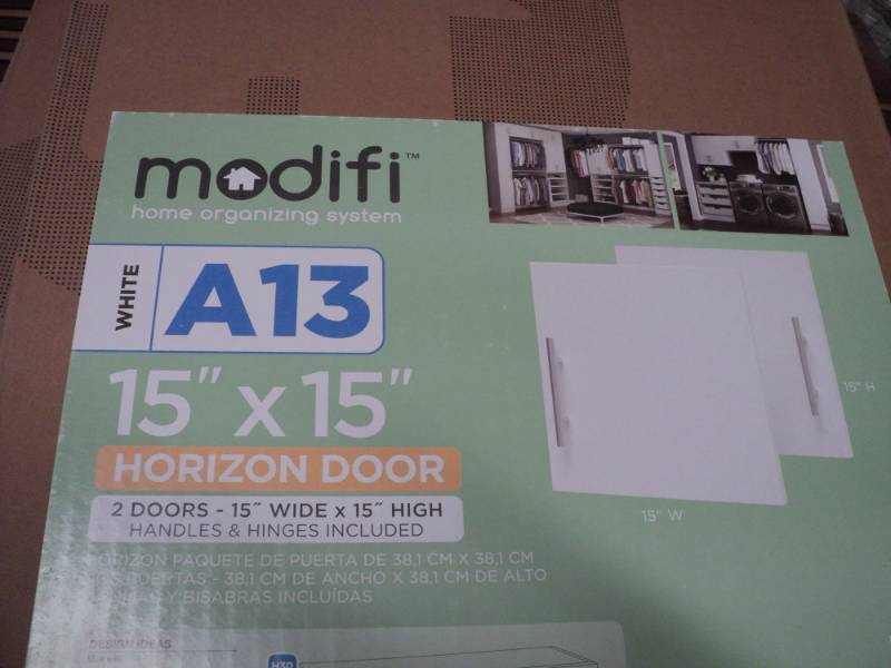 lot 71 image: 1 set of 2 doors 15 x 15 white Ho...