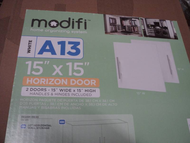 lot 72 image: 1 set of 2 doors 15 x 15 white Ho...