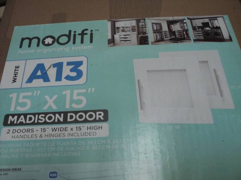 lot 75 image: 1 set of 2 doors 15 x 15 white Ma...