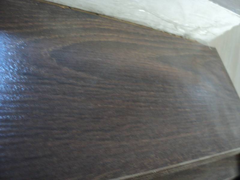lot 87 image: 10 boxes of Chestnut Oak, 8 planks ...