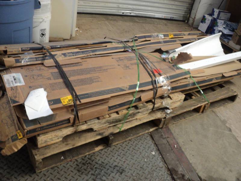 lot 97 image: pallet of Lithonia Lighting 8 ft ta...