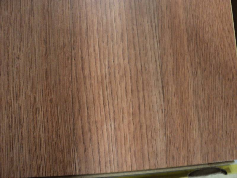 lot 99 image: 5 boxes of Gladstone Laminate floor...