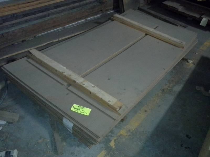 lot 4001 image: Bundle of Plywood - About 19 Pieces