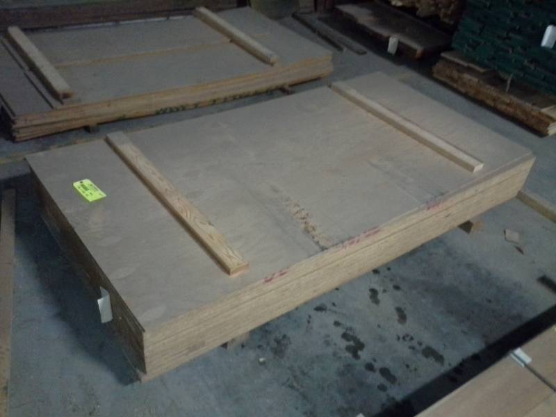 lot 4002 image: Bundle of Plywood - About 25 Pieces