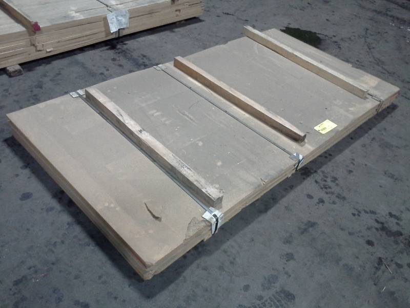 lot 4006 image: Bundle of Particle Board -About 6 Pieces