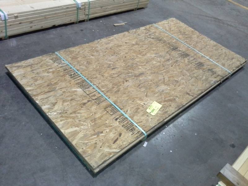 lot 4008 image: Bundle of Plywood - About 3 Pieces