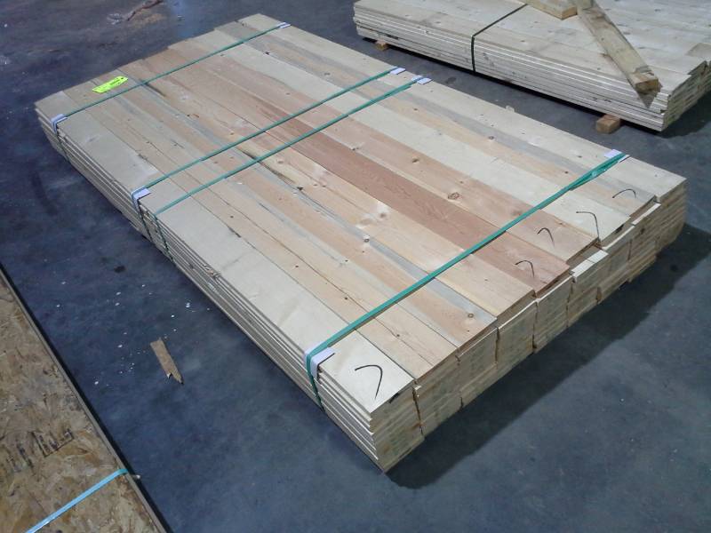 lot 4009 image: Bundle of Pine - About 200 Pieces