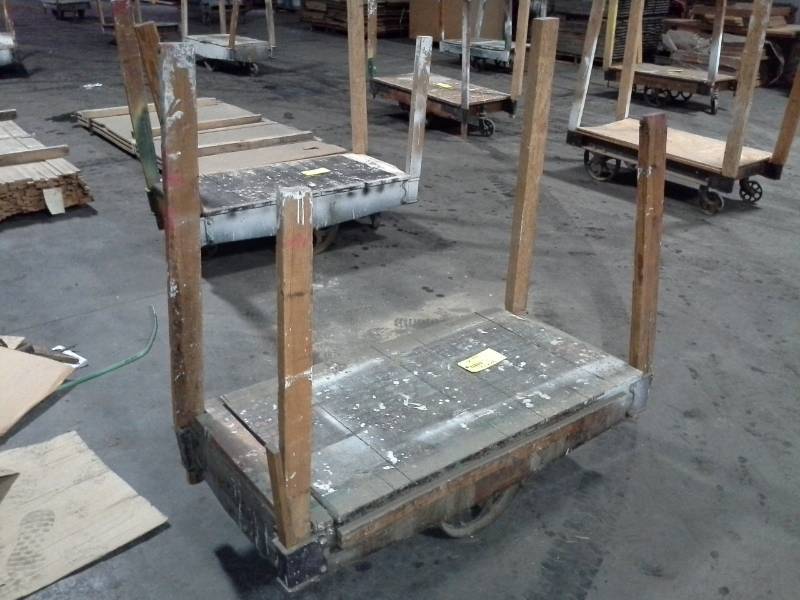 lot 4018 image: Unknown Brand - Nutting Style Cart