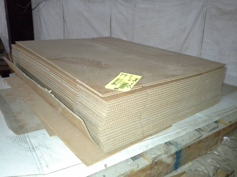lot 4073 image: Large Box of Window Spline plus Random new Boxes