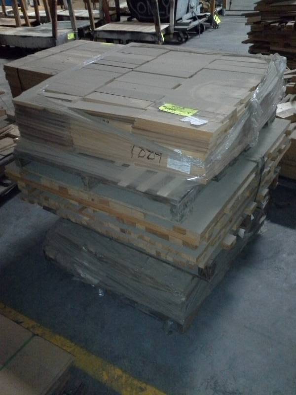 lot 4075 image: Three Short Pallets of Pine