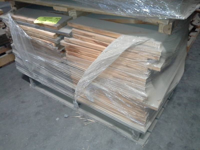 lot 4082 image: Pallet of Wood Shorts