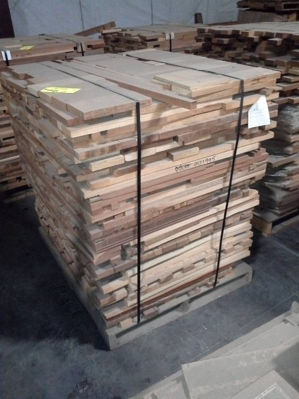 lot 4084 image: Pallet of Redwood Shorts