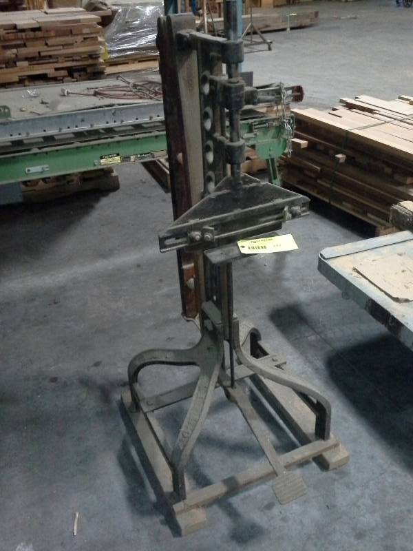 lot 4107 image: Hitlo Foot Operated Press Brake