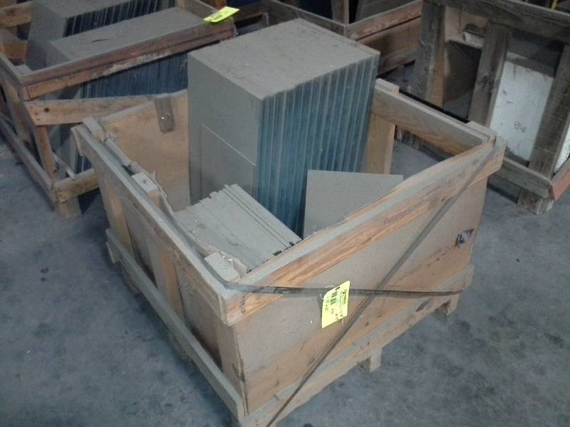 lot 4108 image: Crate of Glass