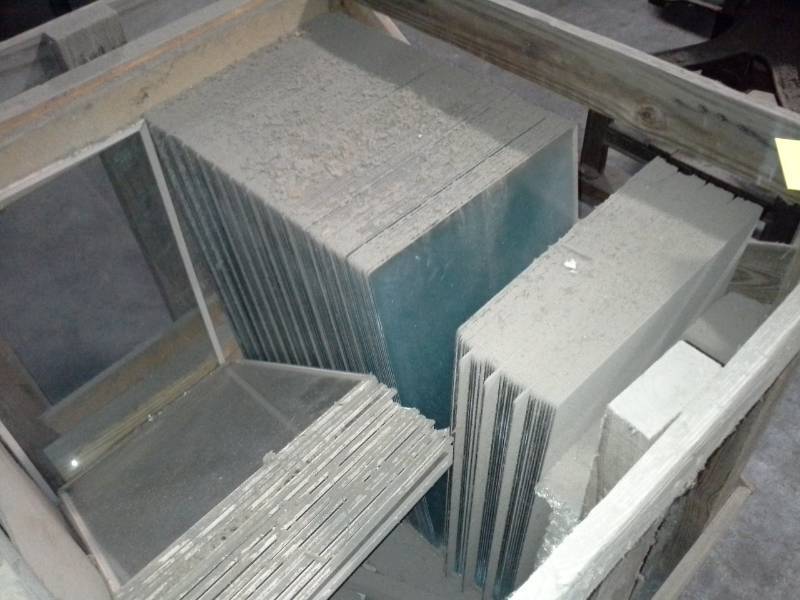 lot 4109 image: Crate of Glass