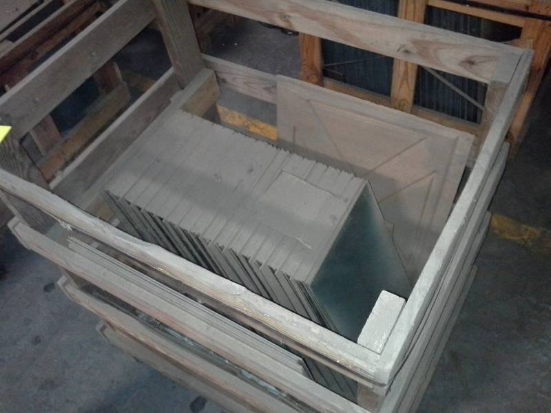 lot 4111 image: Crate of Glass