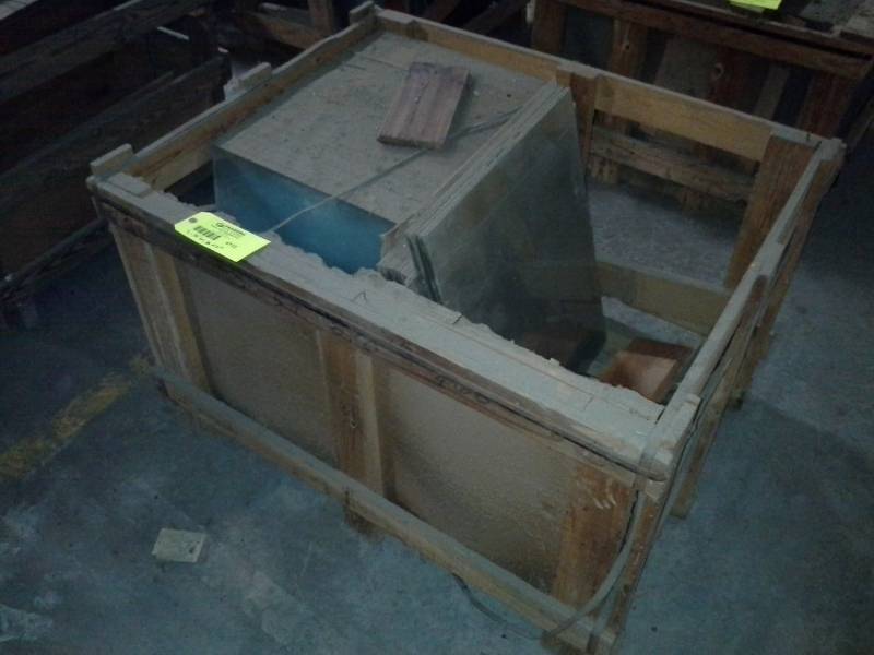 lot 4113 image: Crate of Glass