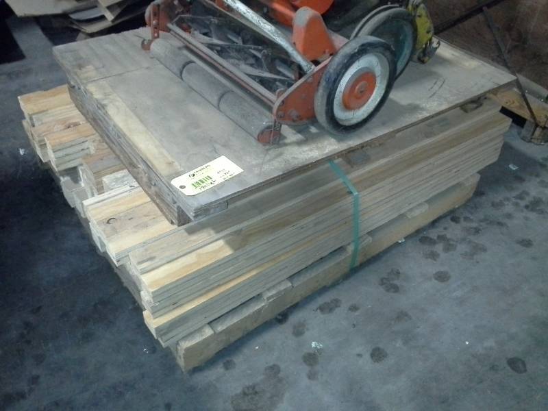 lot 4131 image: Pallet of Dunnage