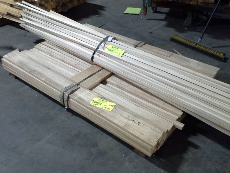 lot 4161 image: Bundle of Maple - About 132 Pieces