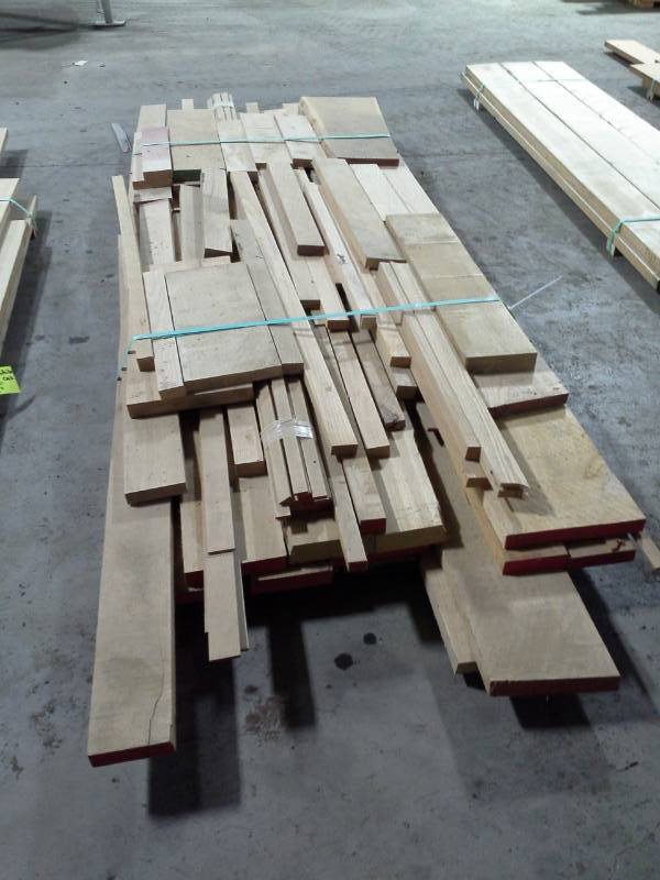 lot 4196 image: Bundle of Red Oak
