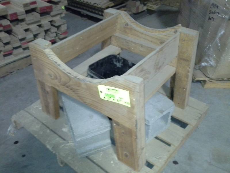 lot 4204 image: Barrel Stand - Wood