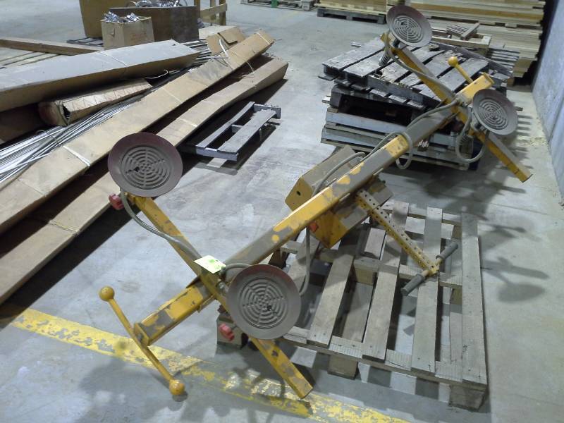 lot 4215 image: Anver Material Lifter