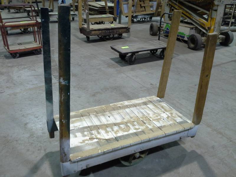 lot 4223 image: Jakes Brand Railroad Cart