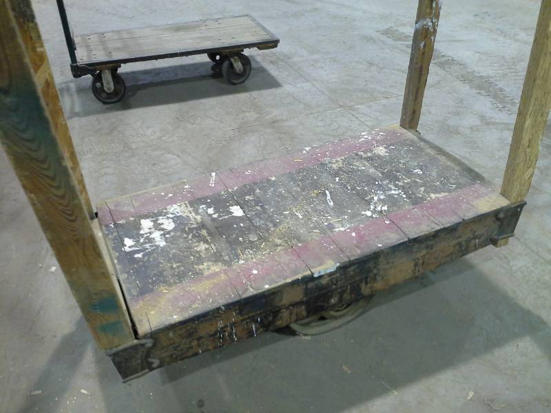 lot 4230 image: Unknown Brand - Nutting Style Cart