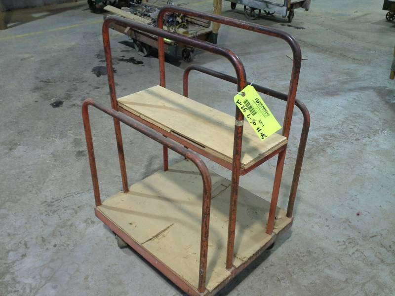 lot 4231 image: Panel Cart
