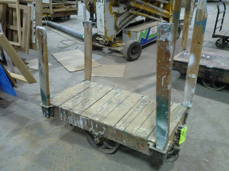 lot 4232 image: Unknown Brand Railroad Cart