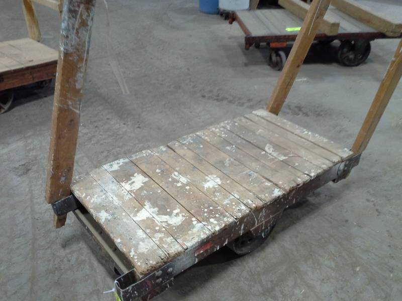 lot 4239 image: Unknown Brand Railroad Cart