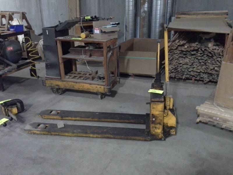 lot 4255 image: Hydraulic Pallet Jack