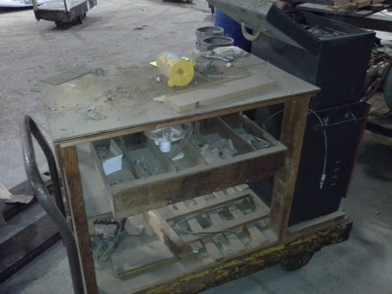 lot 4256 image: Heavy Duty Cart with Organizer