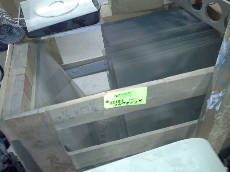 lot 4283 image: Crate of Glass