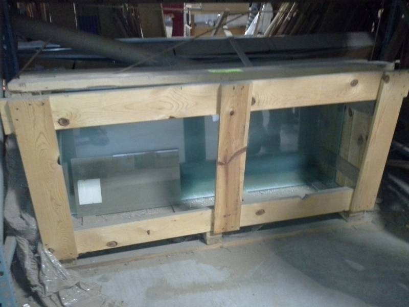lot 4284 image: Crate of Glass