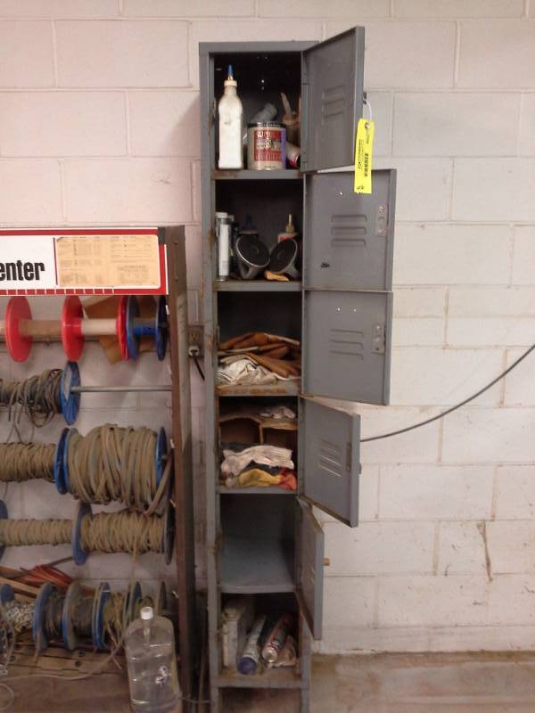 lot 4299 image: Vertical Lockers with Contents