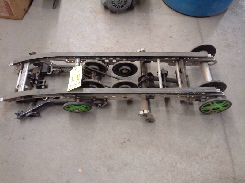 lot 4302 image: Undercarriage for an Arctic Cat Z570