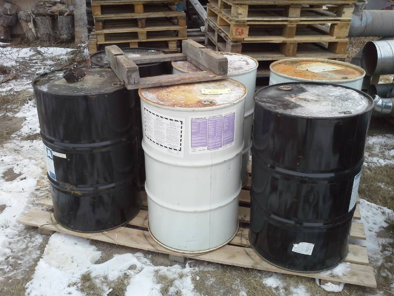 lot 4306 image: 6 Empty Barrels