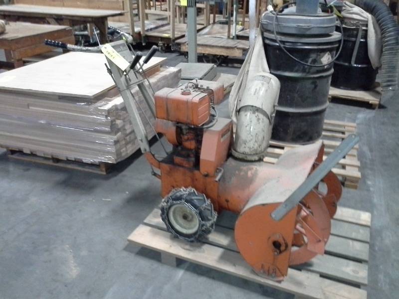 lot 4313 image: Wards Garden Mark 7HP Snowblower