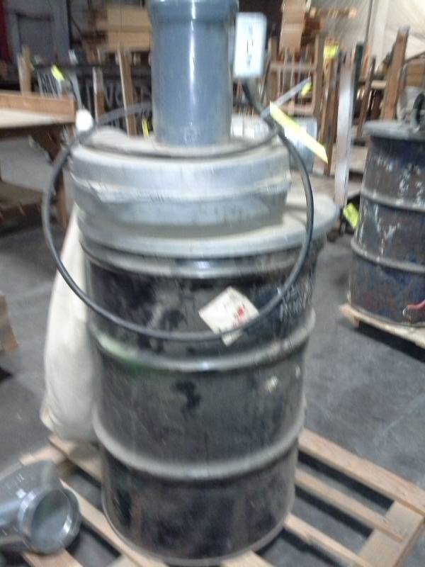 lot 4314 image: Single Phase Barrel Dust Collector