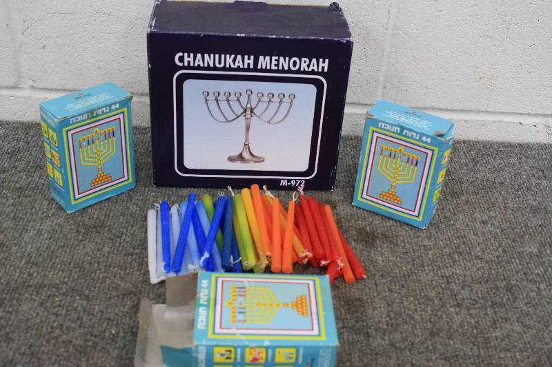 lot 195 image: Chanuka Menorah & Candles
