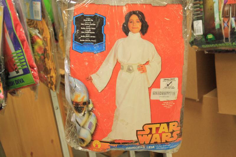 lot 190 image: Star Wars Princess Leia Child Costume Size Small 4-6