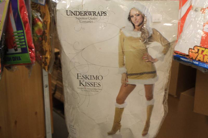lot 191 image: Eskimo Kisses Womens Medium Costume