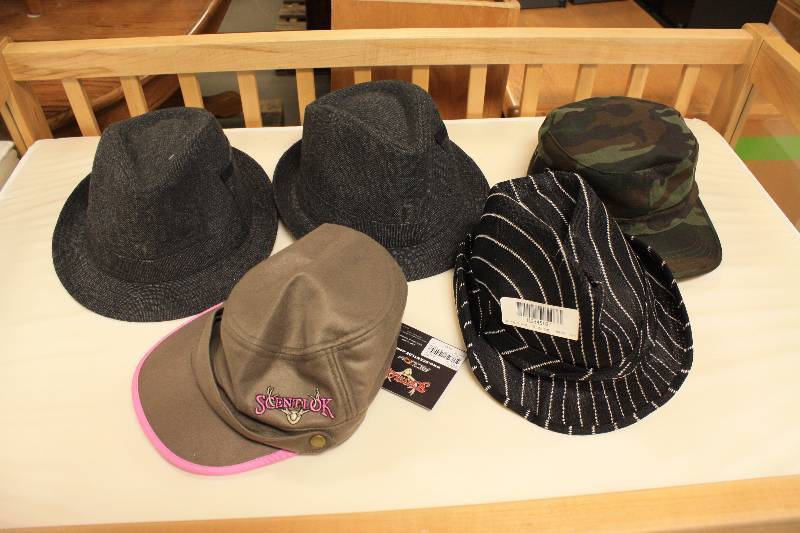 lot 84 image: 5 Hats New
