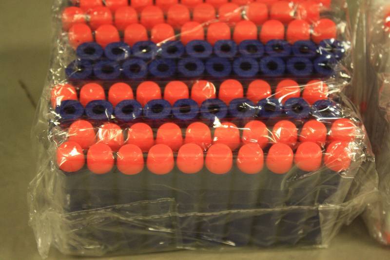lot 19 image: Nerf Gun Ammo Blue and White Bullets 200 Qty - $50 Value