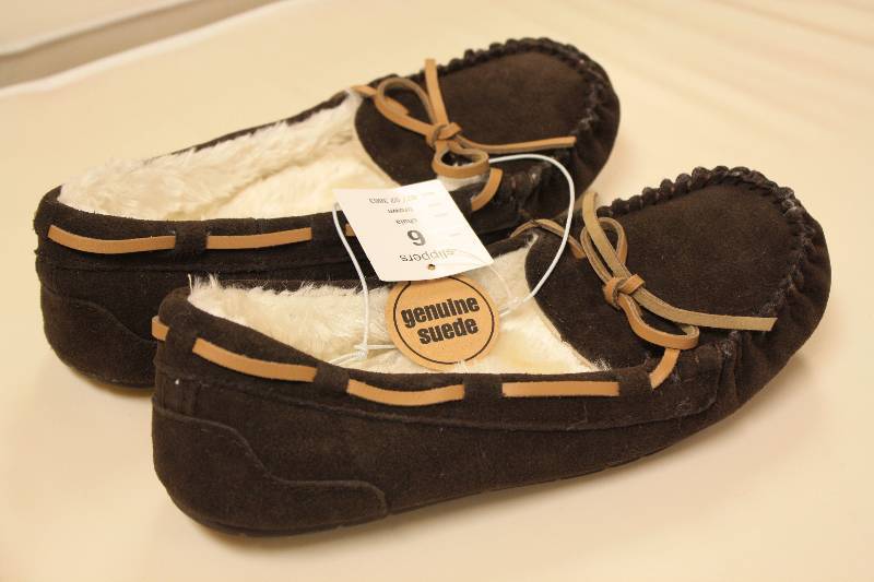 lot 63 image: Womens Slippers Brown Suede Size 6  Brand New