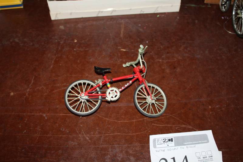lot 214 image: Vintage Die Cast Bicycle