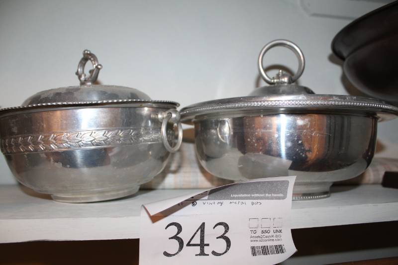 lot 343 image: Vintage Aluminum Pots with Lids