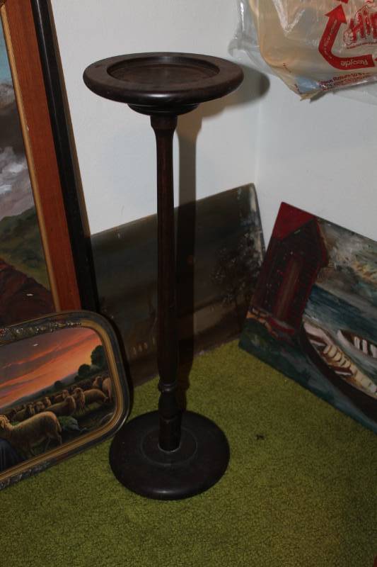 lot 346 image: Vintage Wood Floor Standing Candle Holder